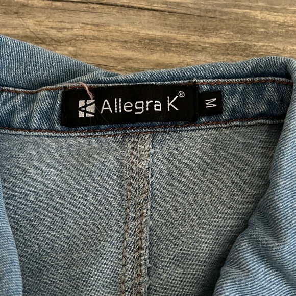 Allegra K Lightwash denim jacket/blouse, size Medium - Picture 5 of 7